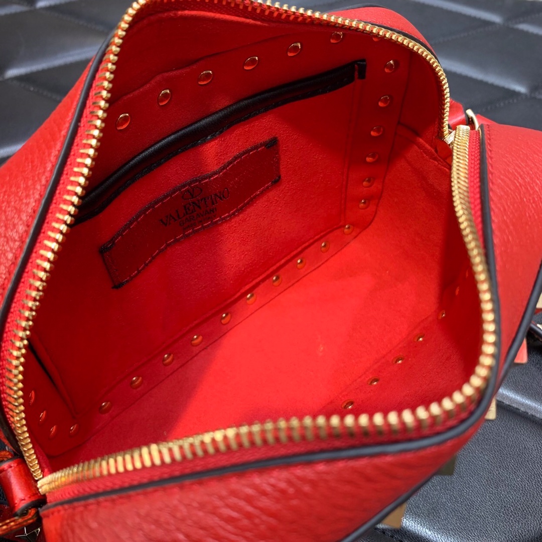 Valentino Garavani Rockstud Crossbody Camera Bag in Red Grainy Calfskin